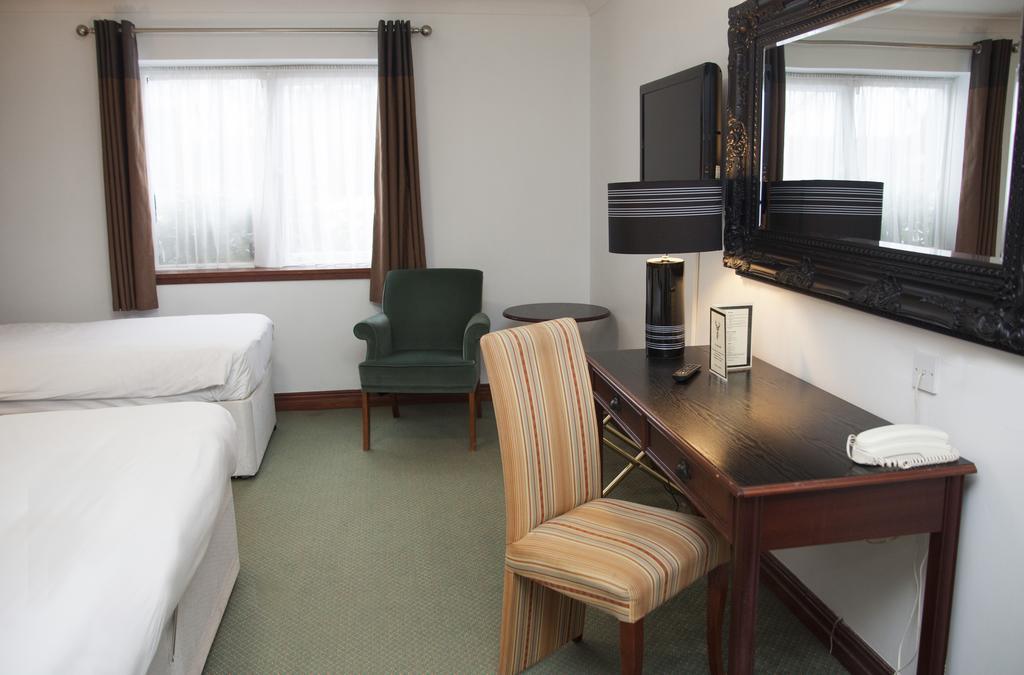 The Victoria Hotel Manchester By Compass Hospitality Oldham Kültér fotó