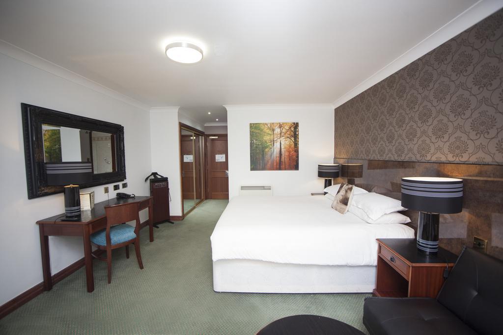 The Victoria Hotel Manchester By Compass Hospitality Oldham Kültér fotó