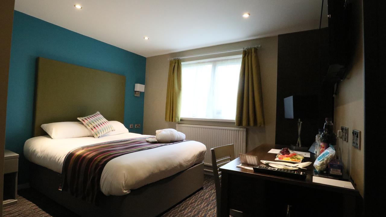 The Victoria Hotel Manchester By Compass Hospitality Oldham Kültér fotó