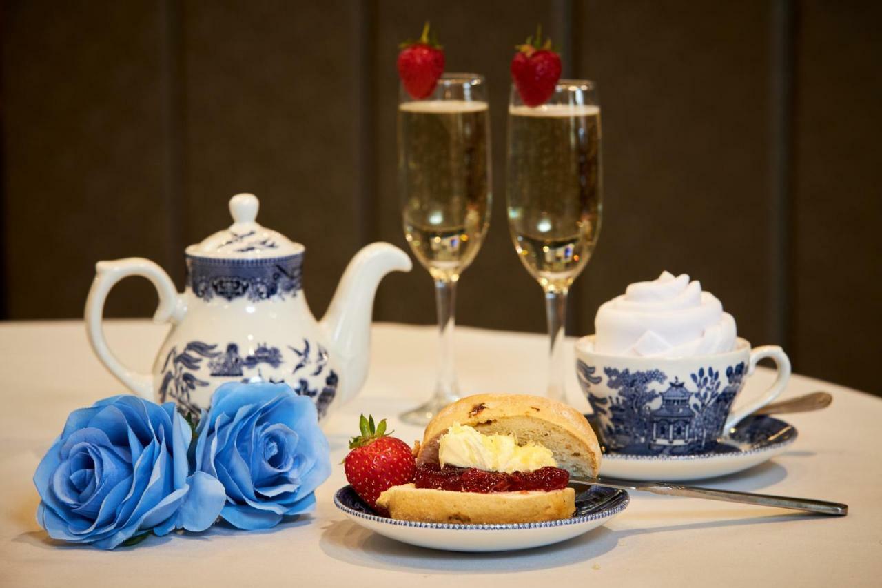 The Victoria Hotel Manchester By Compass Hospitality Oldham Kültér fotó